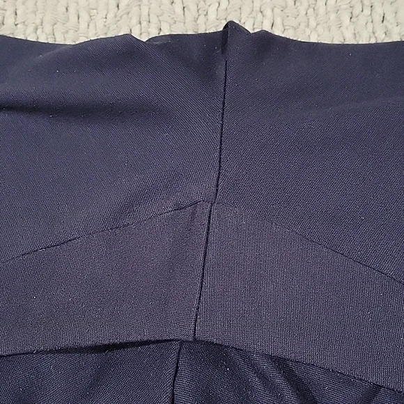 Avenue Plus Size Navy Blue Capri Stretch Pants Size 30/32 - Picture 7 of 7